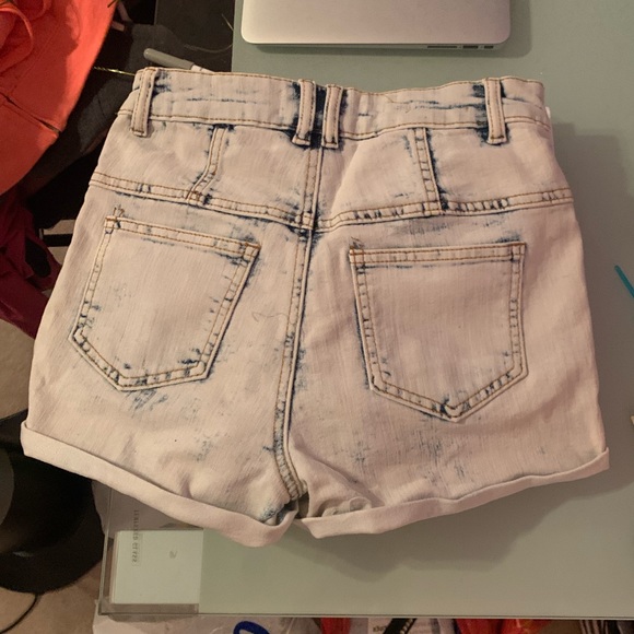 Light Wash Jean Shorts - Picture 3 of 4